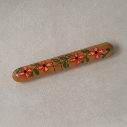 Vintage houten haaknaalden koker bloemen