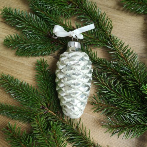 Vintage kerstbal dennenappel zilver en wit groot