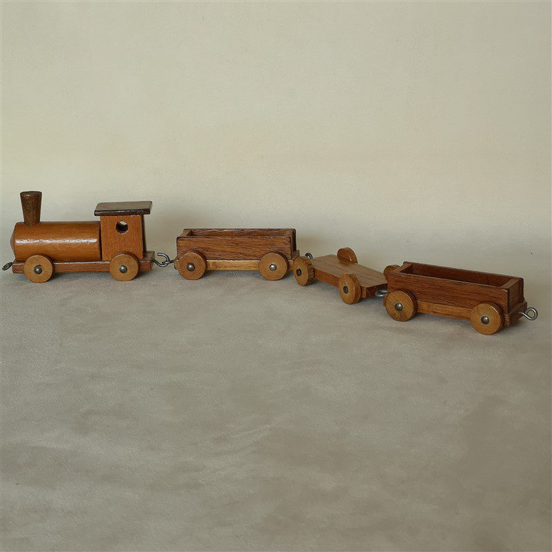 Vintage houten treintje + 3 wagonnetjes Bij-Ma-Ria | vintage en retro winkel