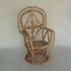 Vintage poppen pauwenstoel rotan