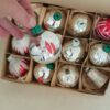 Antieke kerstballen 12 stuks in doos zilver / rood DDR - Afbeelding 2