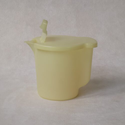 Vintage kunststof melkkannetje Tupperware geel