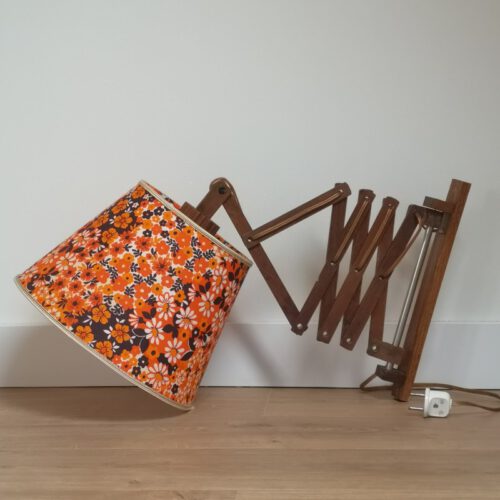 Vintage houten schaarlamp met lampenkap taps kleine bloemetjes oranje / bruin