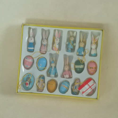 Vintage houten paashangers / paastak versiering